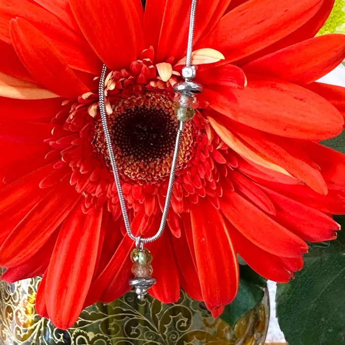 Necklaces ONeills Estate Jewelry Sterling Silver Snake Chain with Green Clear Beads 55503977