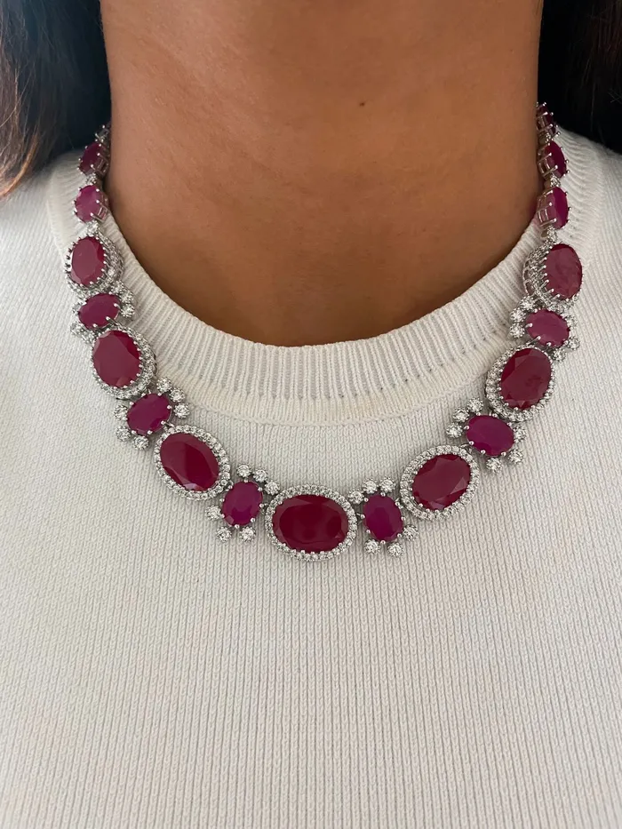 PRERTO ECOMMERCE PRIVATE LIMITED Necklaces Ruby Oval Diamond Detail Line Necklace Set PRERTO ECOMMERCE PRIVATE LIMITED Necklaces Ruby Oval Diamond Detail Line Necklace Set