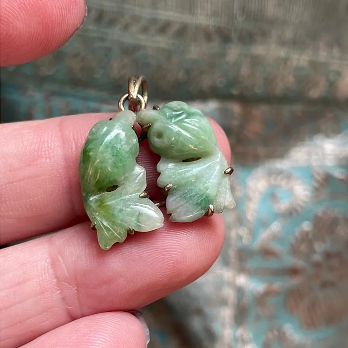 Necklaces Vintage Paris Jewelry Carved Jade Double Fish Pendant Sterling Silver As Found Necklaces Vintage Paris Jewelry Carved Jade Double Fish Pendant Sterling Silver As Found
