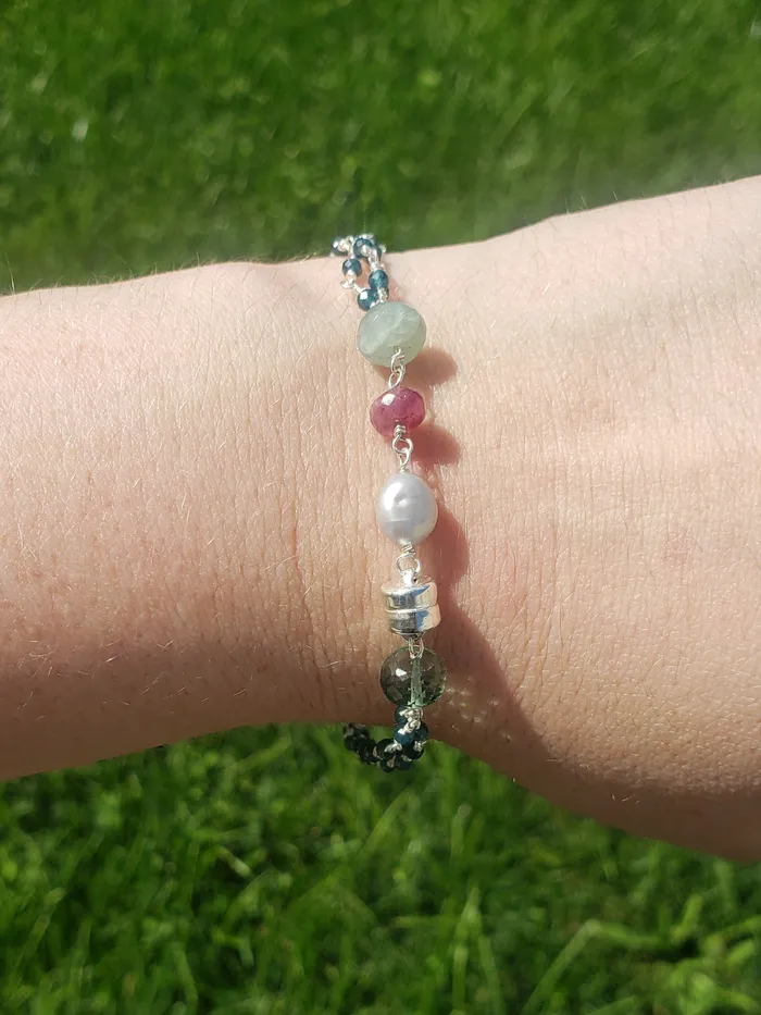 Bracelets AVF AVF Silver Grandidierite Pink Sapphire Kyanite Quartz Pearl Triple Strand Bracelet SI3649 Bracelets AVF AVF Silver Grandidierite Pink Sapphire Kyanite Quartz Pearl Triple Strand Bracelet SI3649