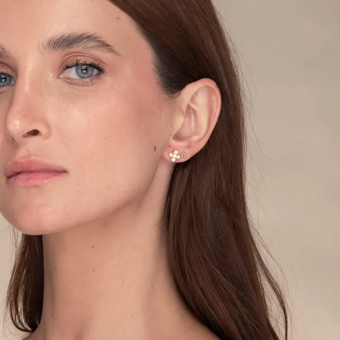 Camile Stone Earrings Clover Opal Zirconia Stud Earrings Camile Stone Earrings Clover Opal Zirconia Stud Earrings