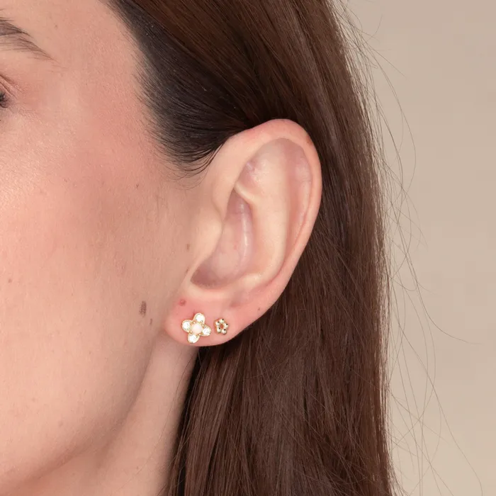Camile Stone Earrings Clover Opal Zirconia Stud Earrings Camile Stone Earrings Clover Opal Zirconia Stud Earrings