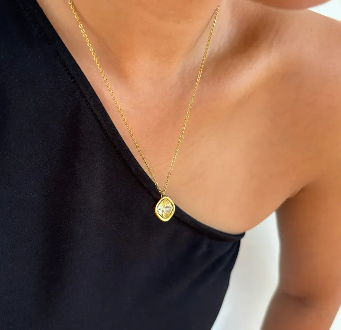 Necklaces Mai Dsire DESIREE PERIDOT BIRTHSTONE PENDANT AUGUST