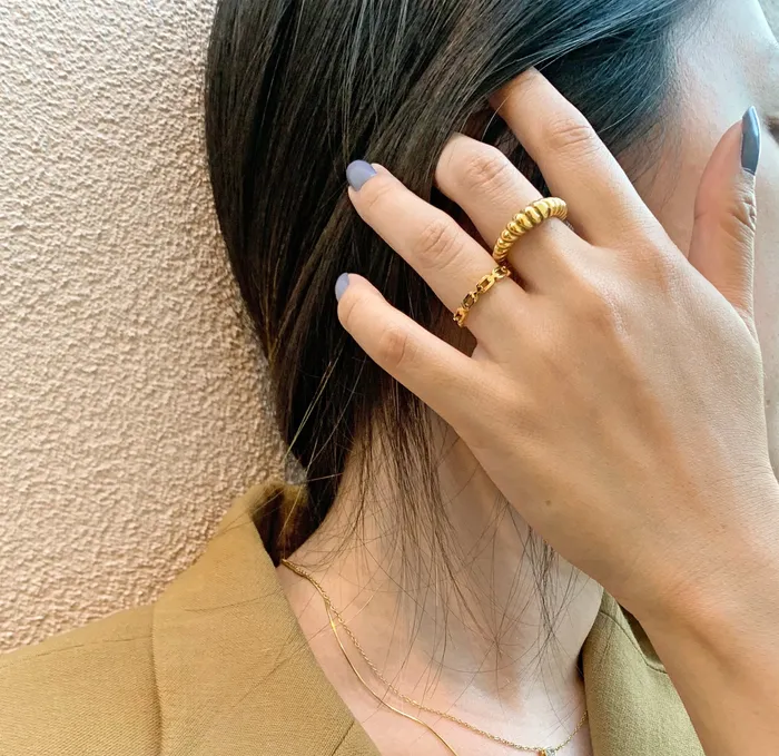 Rings BEBE THIN GOLD CHAIN STACKABLE RING Mai Dsire